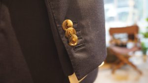 スーツの袖ボタン